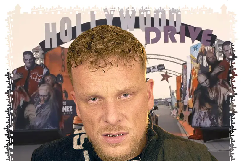 Deutschrapper Bonez MC guckt grimmig in die Kamera. Im Hintergrund sind ein Banner mit der Aufschrift „Hollywood Drive“ sowie zwei Aufsteller, die Bonez MC als Zombie zeigen, zu sehen. (24hamburg.de-Montage=